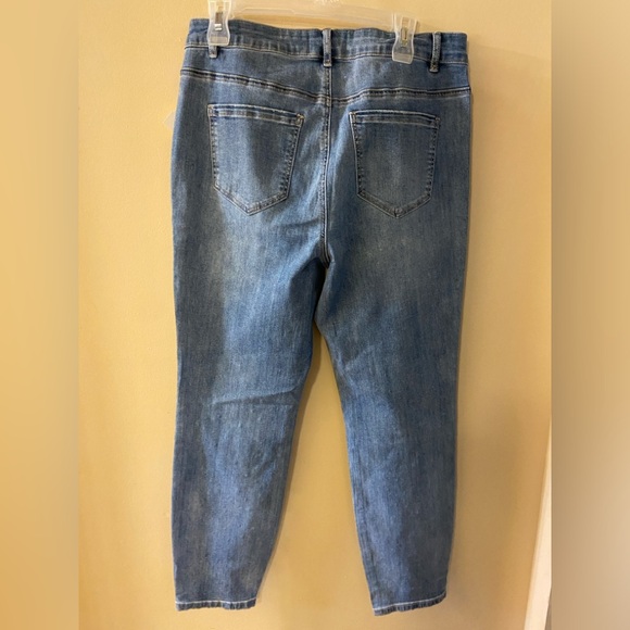 Frank Lyman jeans with sparkle gem accents - size XL - NWT - Picture 6 of 12